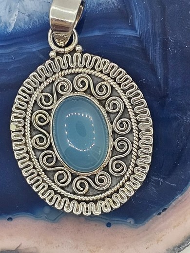 Colgantes de plata con mineral. Calcedonia