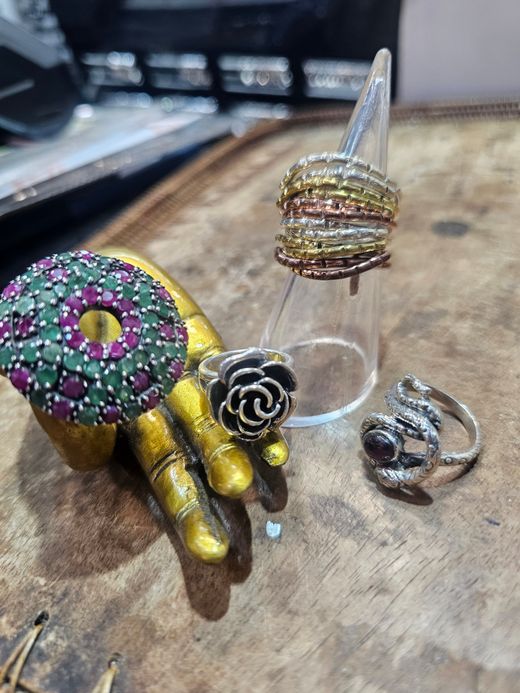 Anillos de plata con mineral