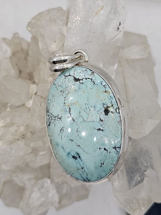 Colgante de plata con mineral. Turquesa
