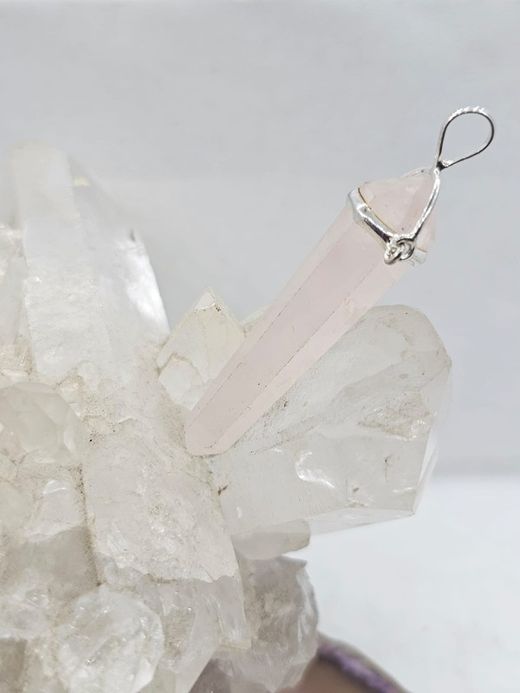 COLGANTE PLATA CON MINERAL Punta biterminada balancín Cuarzo Rosa