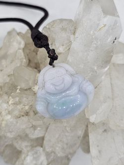 Colgantes de plata con mineral. Buda de Jade