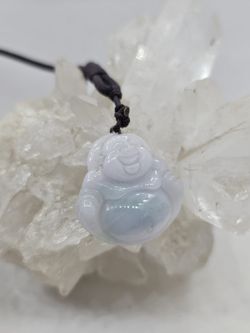 Colgantes de plata con mineral. Buda de Jade