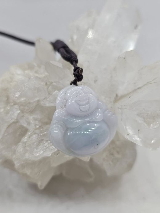 Colgantes de plata con mineral. Buda de Jade
