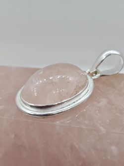 Colgantes de plata con mineral. Cuarzo rosa.