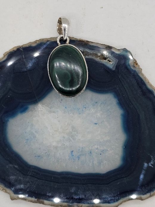 Colgantes de plata con mineral. Malaquita