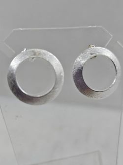 Pendientes de tuerca circulo hueco