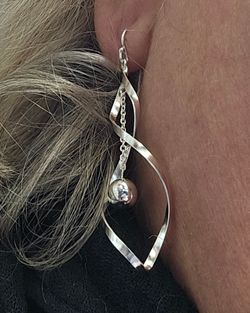 Pendientes plata gancho, tirabuzones, bolas.