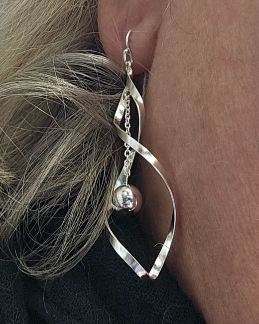 Pendientes plata gancho, tirabuzones, bolas.