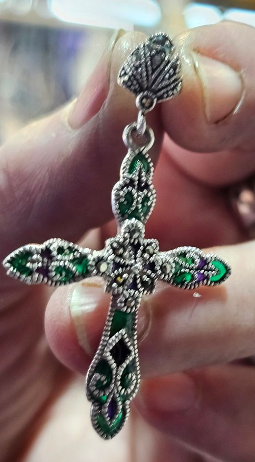 Pendientes tuerca de plata cruz con marquesitas