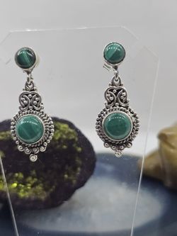 Pendientes tuerca largos. Malaquita