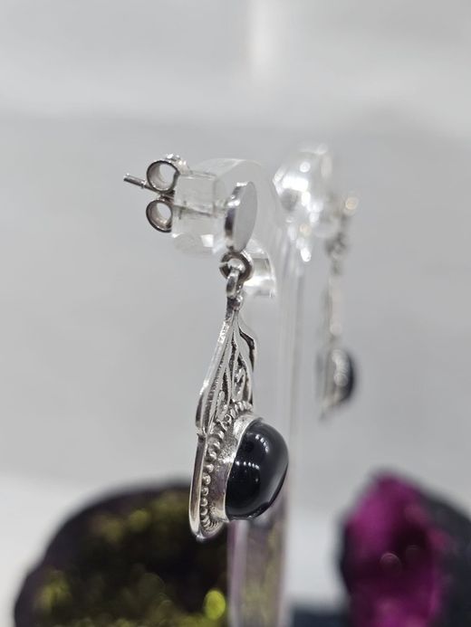 Pendientes tuerca largos. Ónix