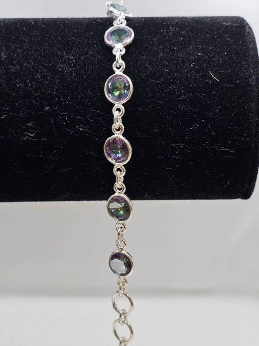 Pulsera de plata con mineral. Cuarzo místico