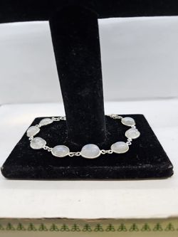 Pulsera de plata con mineral. Piedra de luna