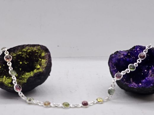 Pulsera de plata con mineral. Turmalina redonda