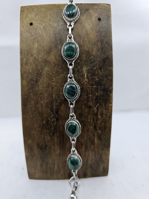 Pulsera de plata con mineral. Malaquita